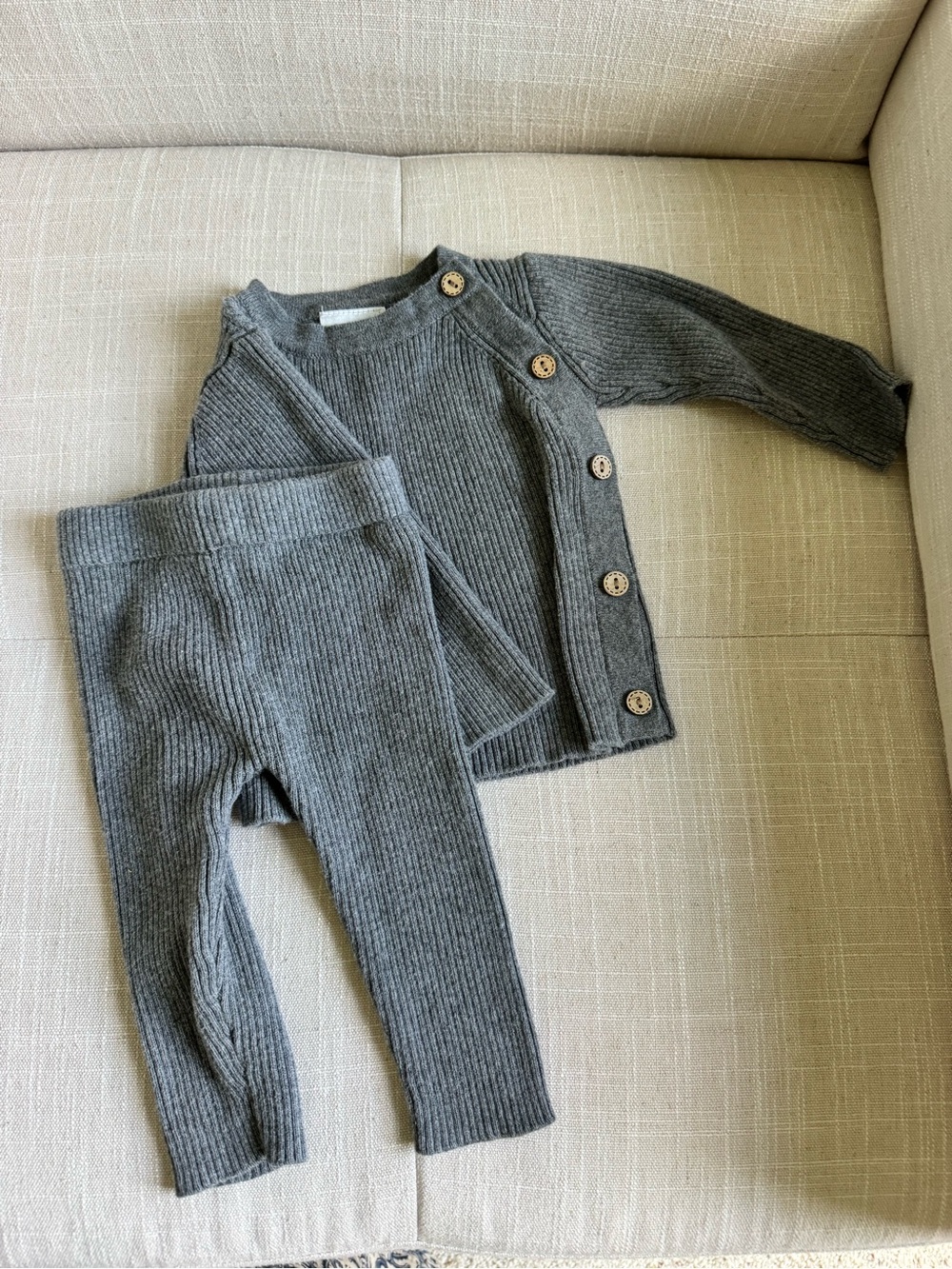 Mebie Baby Ribbed Knit Matching Set in Gray